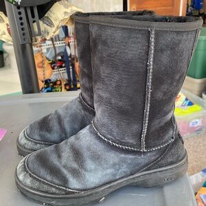 Womens Black UGG boots size 7 Mid Calf Ultimate Short 5275